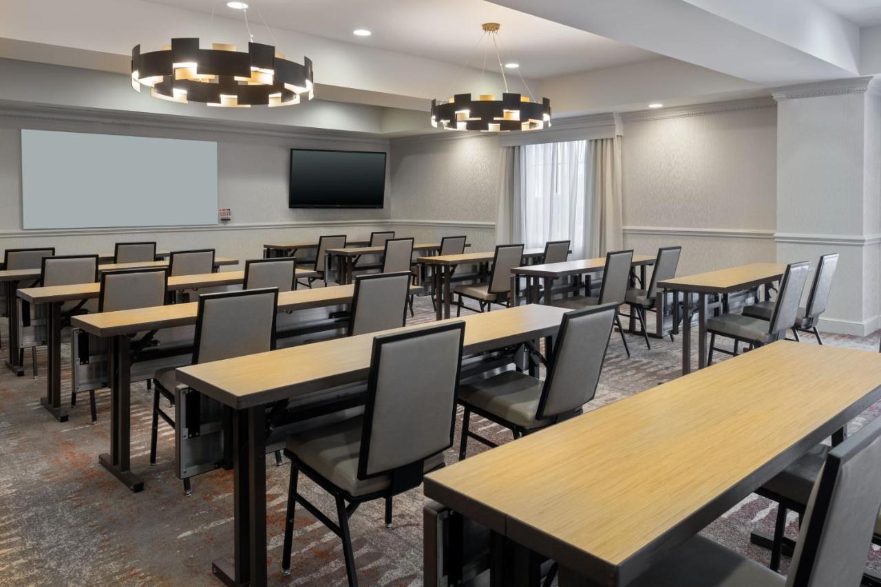 Courtyard By Marriott Sarasota At Town Center Hotel Desoto Lakes