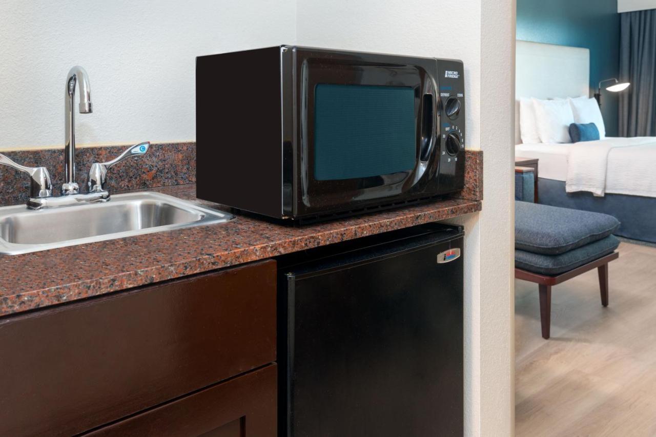 Courtyard By Marriott Sarasota At Town Center Hotel 3*