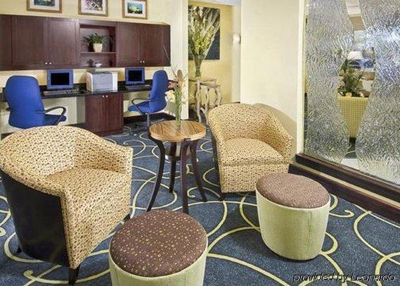 Courtyard By Marriott Sarasota At Town Center Hotel
