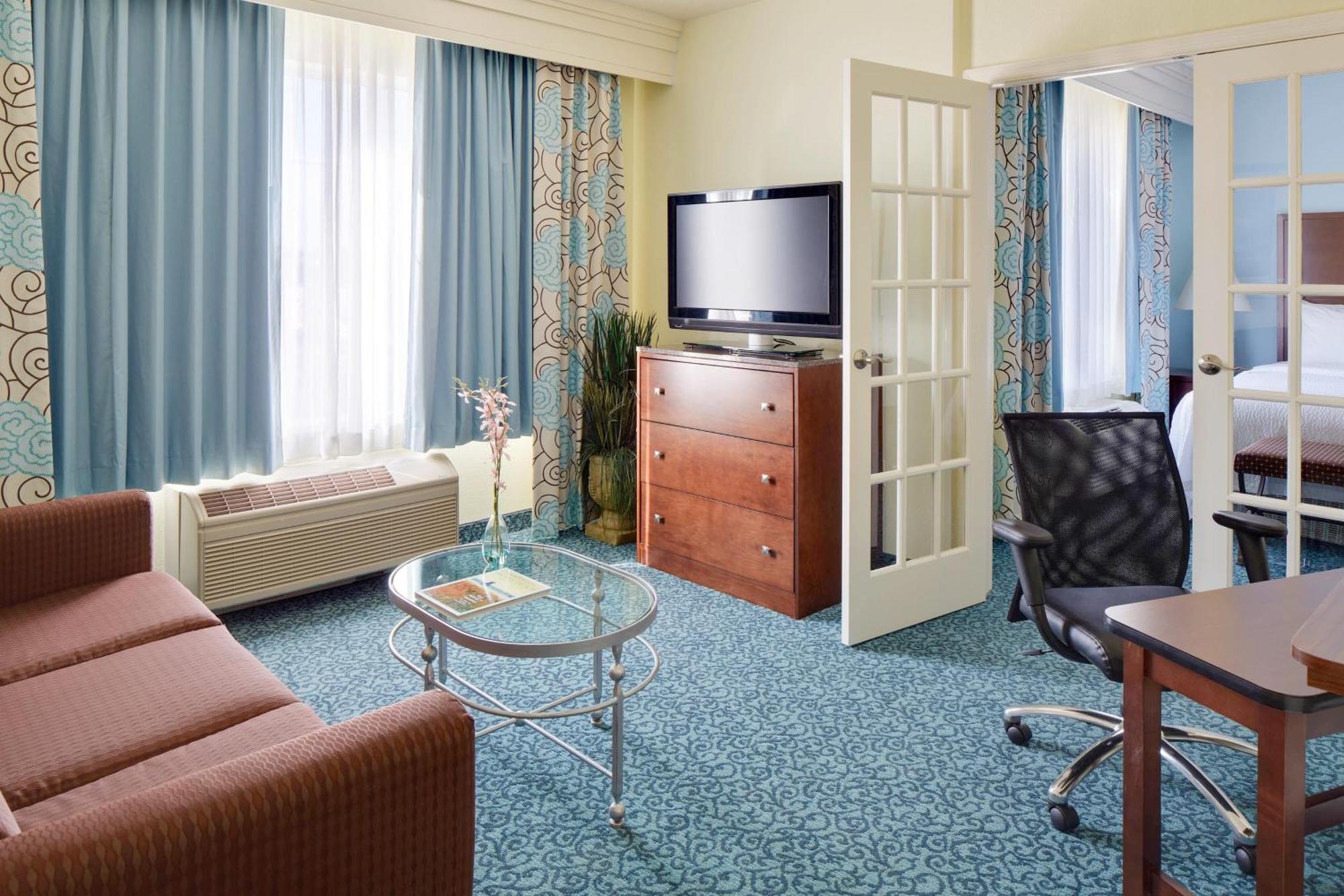 Courtyard By Marriott Sarasota At Town Center