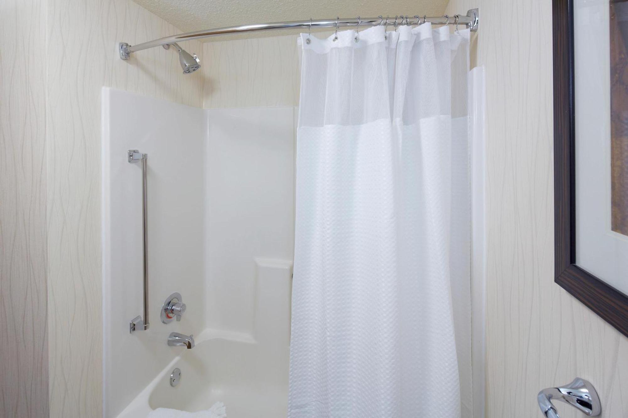 Courtyard By Marriott Sarasota At Town Center Hotel 3*