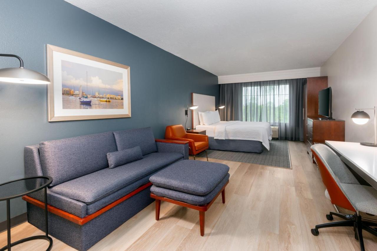 Courtyard By Marriott Sarasota At Town Center Hotel Desoto Lakes