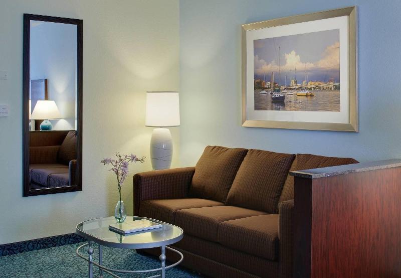 Courtyard By Marriott Sarasota At Town Center Hotel 3*