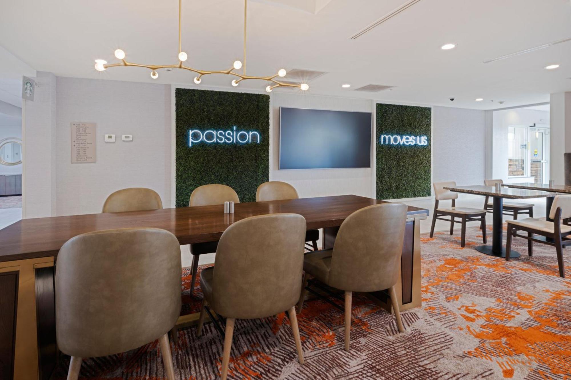 Courtyard By Marriott Sarasota At Town Center