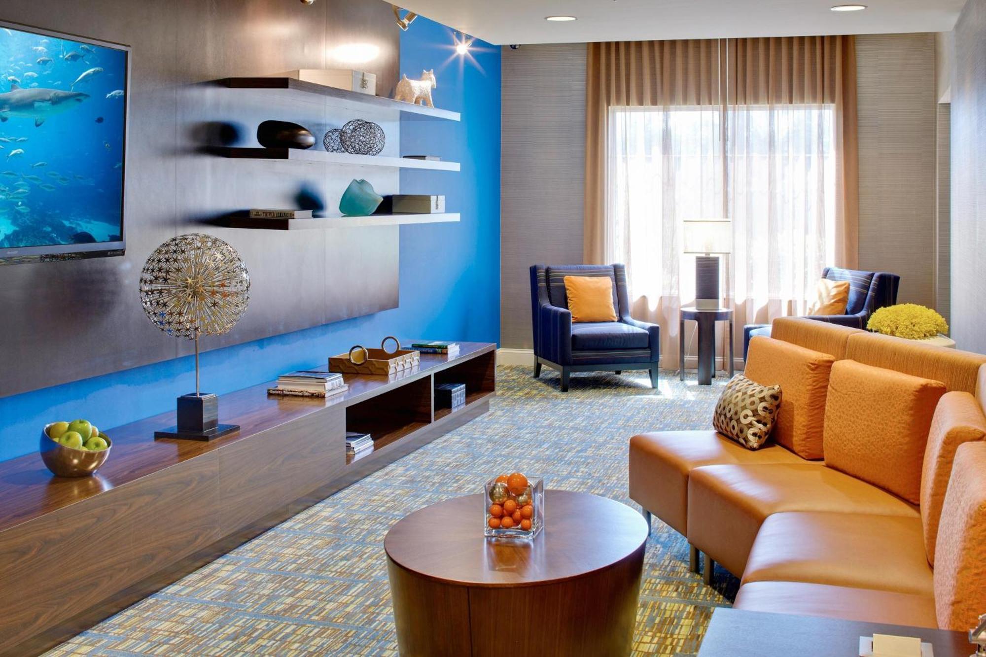 Courtyard By Marriott Sarasota At Town Center
