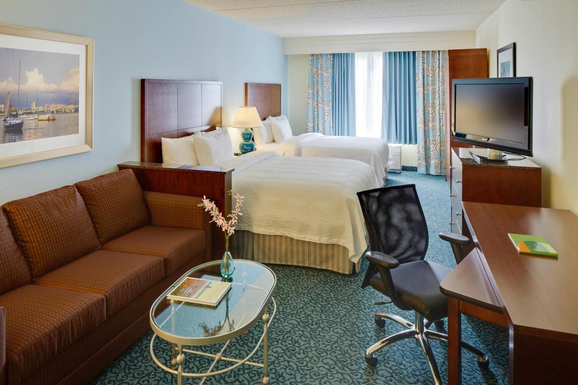 Courtyard By Marriott Sarasota At Town Center Hotel 3*