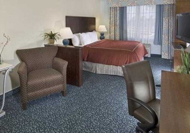 Courtyard By Marriott Sarasota At Town Center Hotel 3*