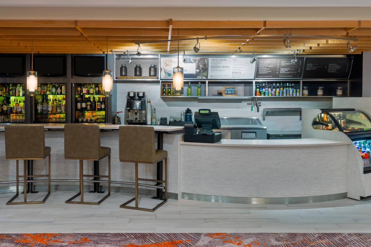 Hotel Courtyard By Marriott Sarasota At Town Center 3*