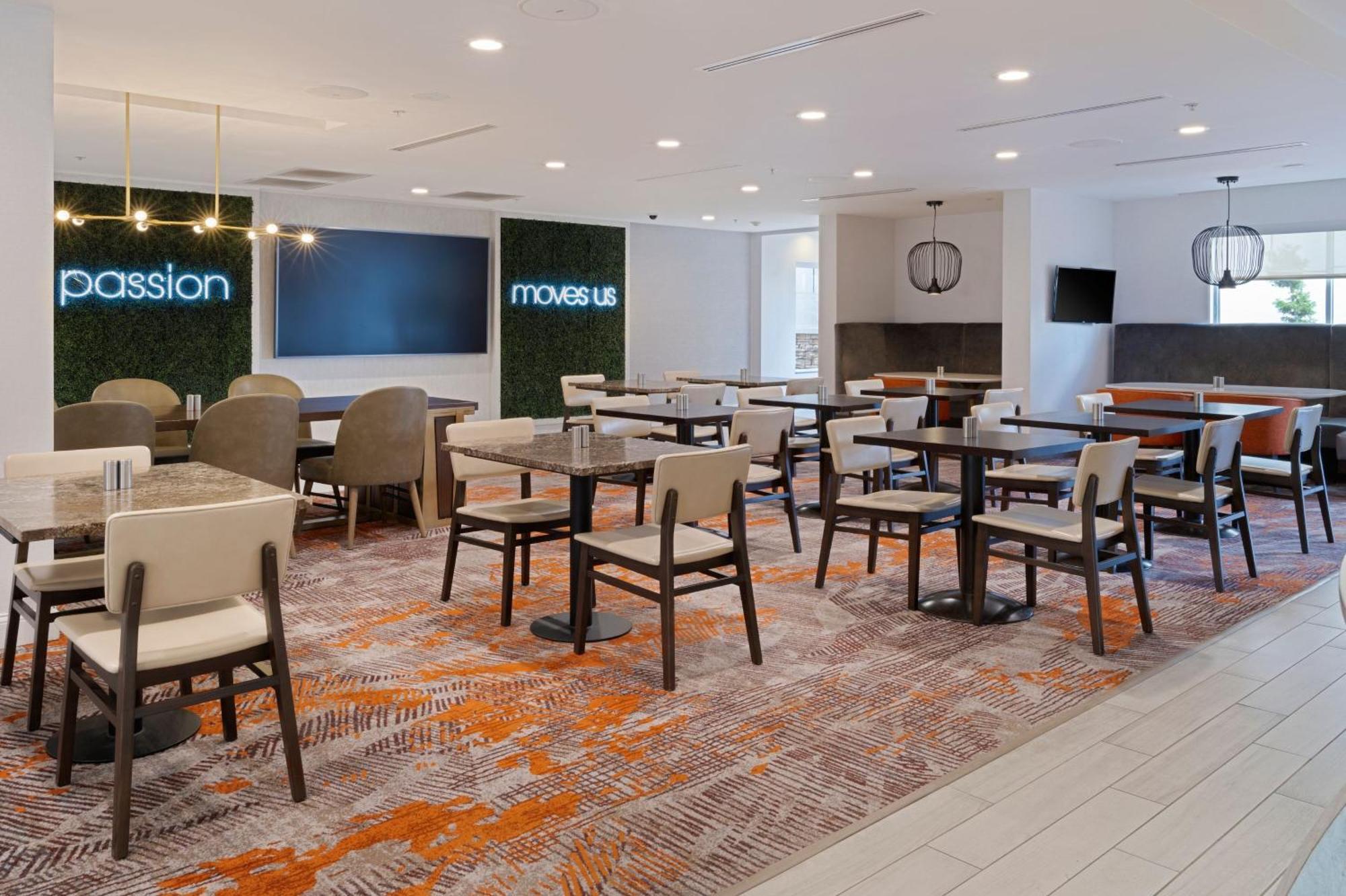 Courtyard By Marriott Sarasota At Town Center Desoto Lakes