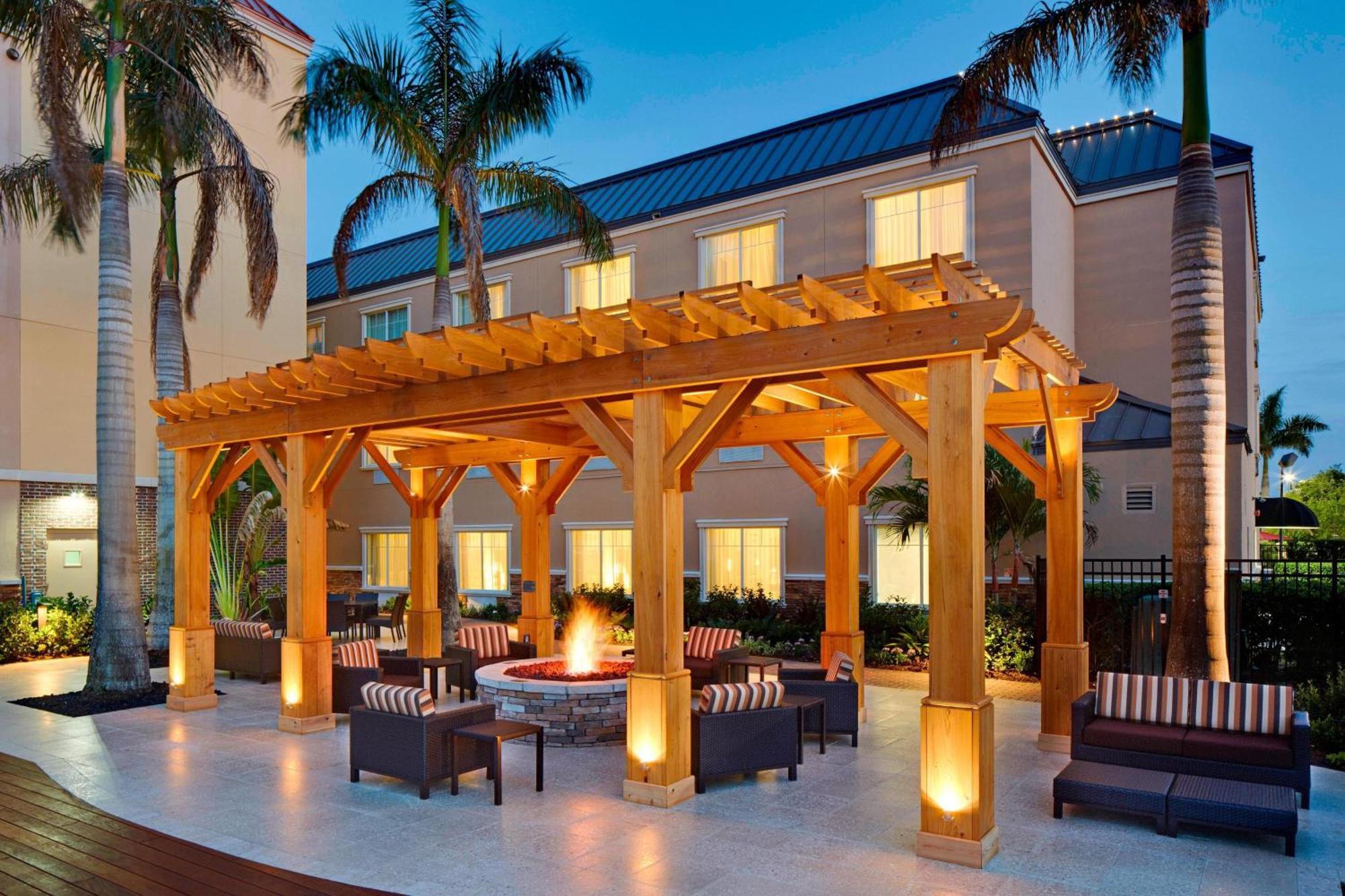 Courtyard By Marriott Sarasota At Town Center 3* Desoto Lakes